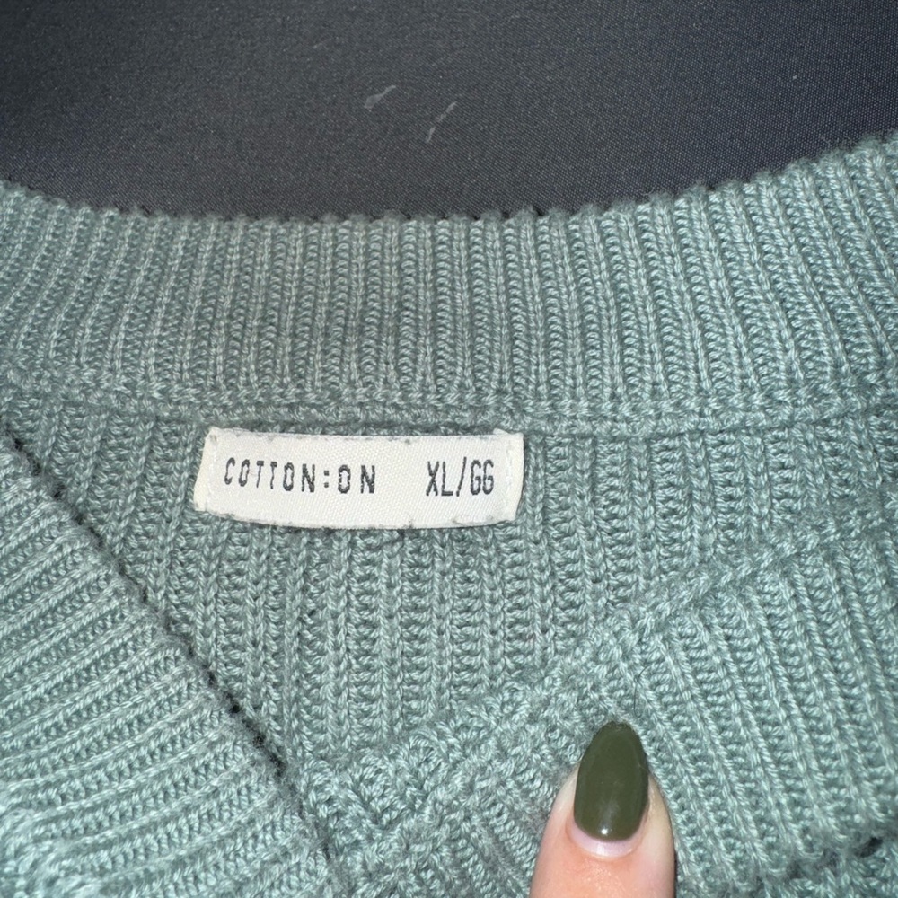 sweater - Picture 2 of 2